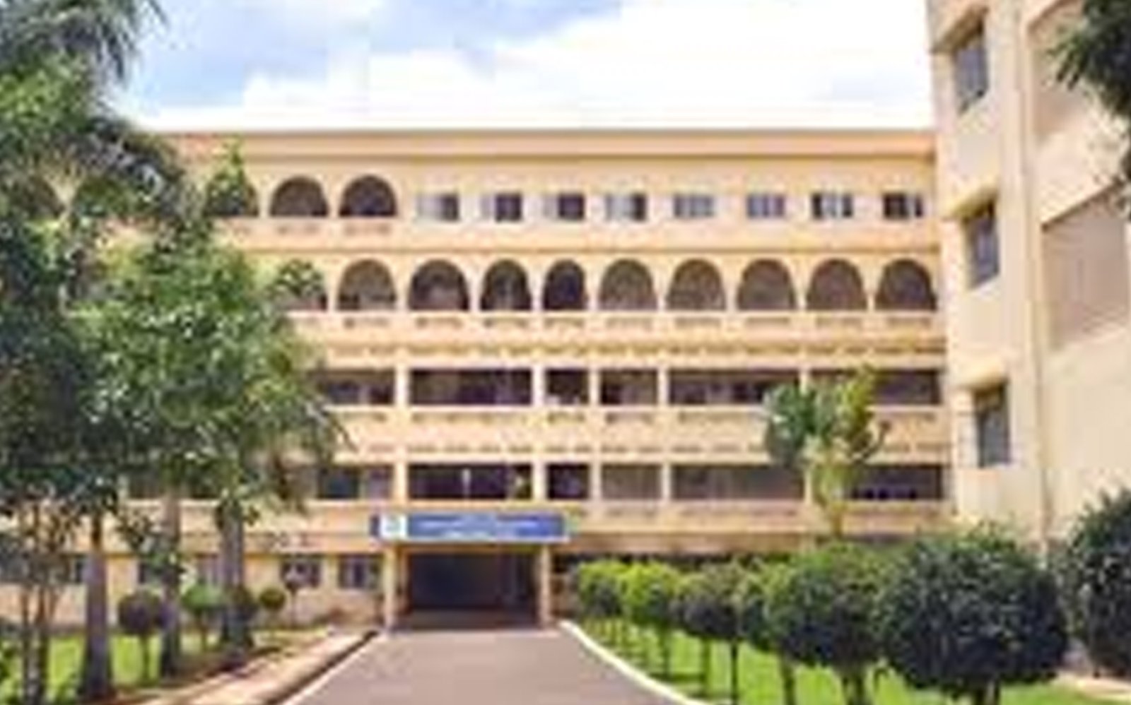 RD Gardi Medical College