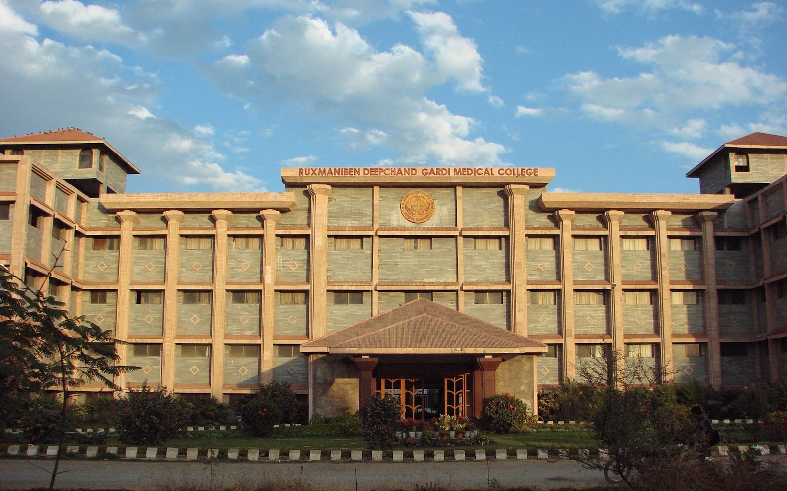 RD Gardi Medical College